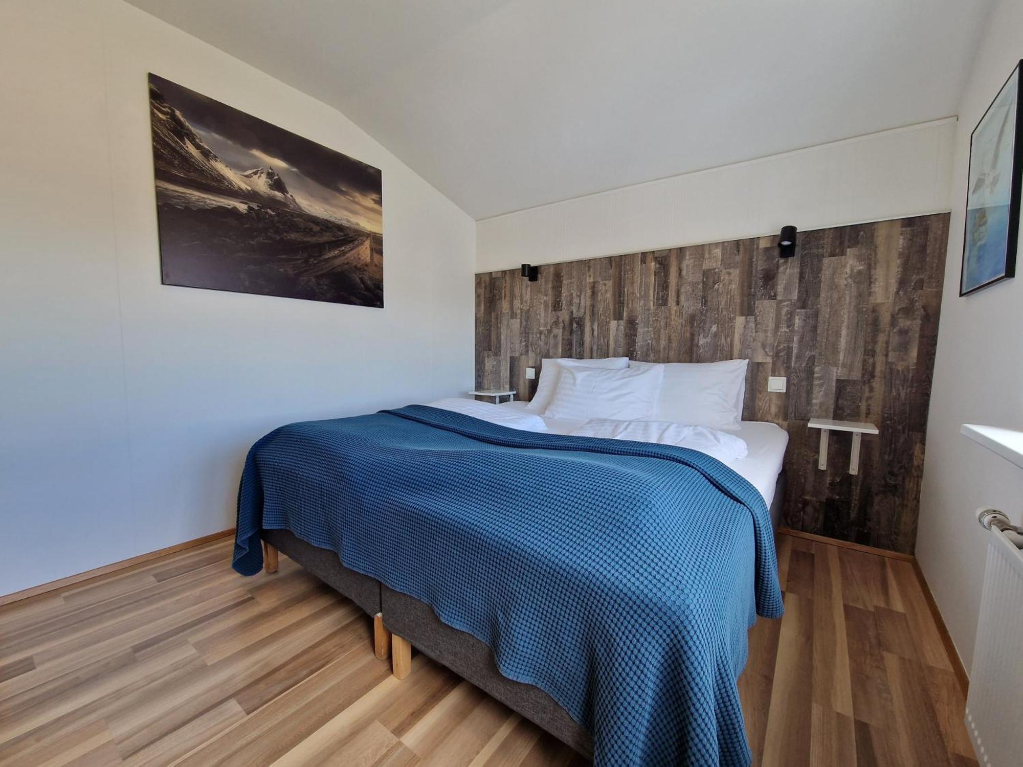 Guesthouse Mikael Hofn Bagian luar foto